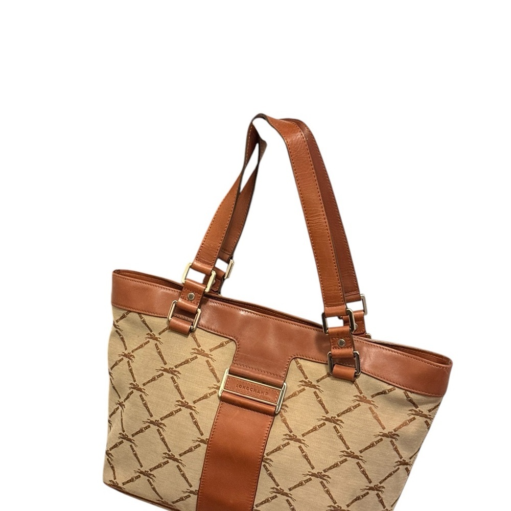 Longchamp Shoulder Bag in great use conditions.